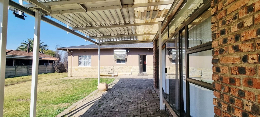 4 Bedroom Property for Sale in Wilgehof Free State